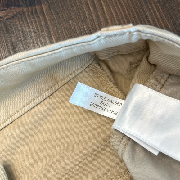 J.Crew Factory 9" Frankie bermuda chino short Khaki AL569 Size 8. NWOT - Picture 5 of 15